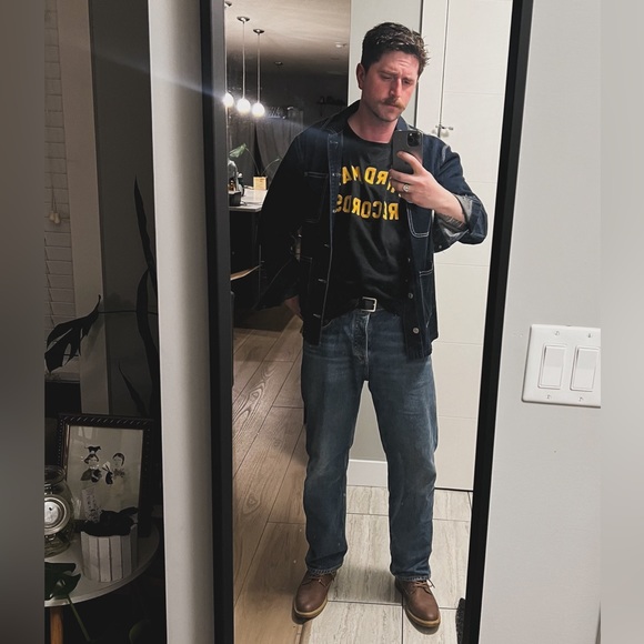 Meet your Posher, Johnny - Picture 2 of 3